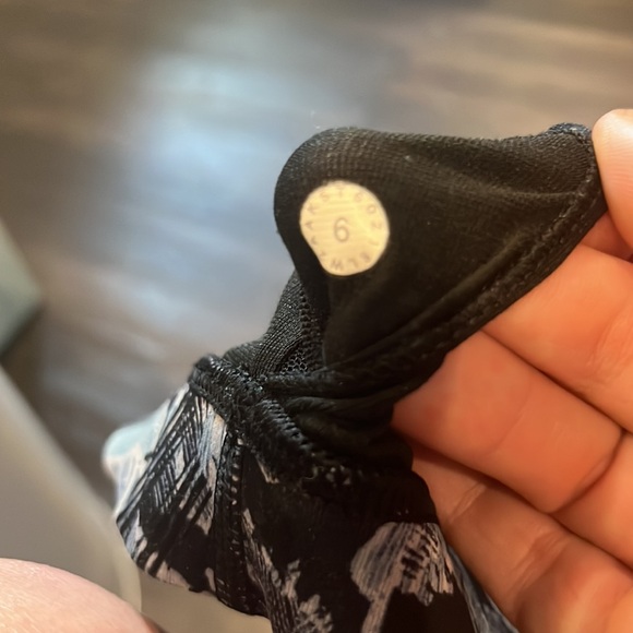 Lululemon energy bra - Picture 4 of 4